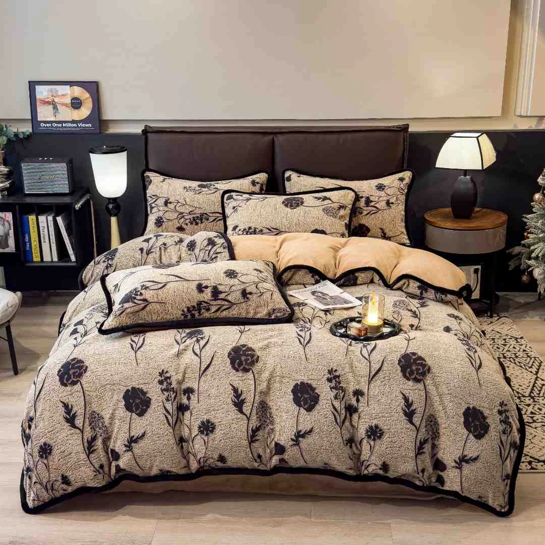 DEESHQIAO/德桥【三妹专属】床裙款高克重雕花牛奶绒四件套加厚保暖