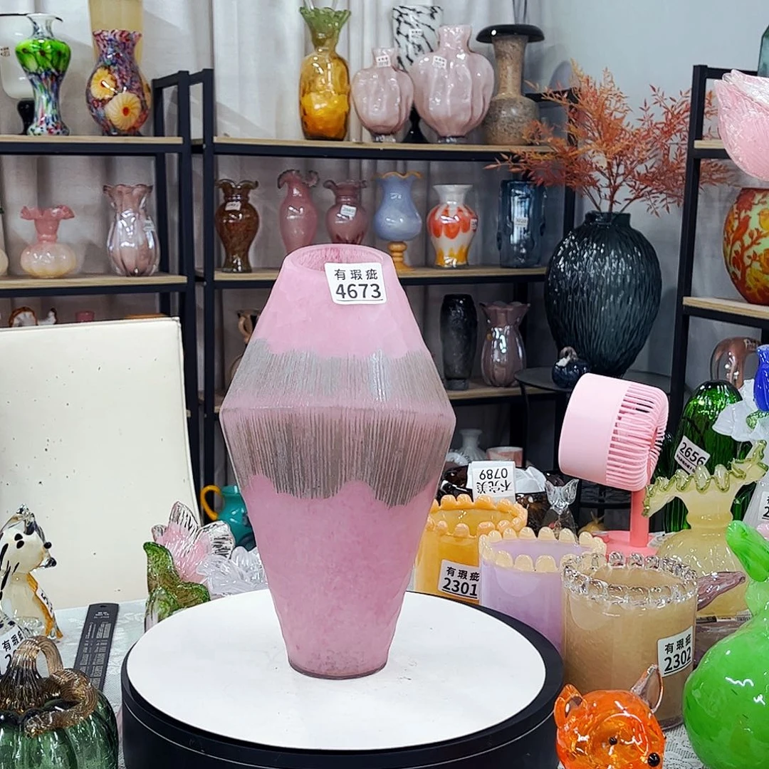 4673瑕 家悦琉璃花瓶摆件