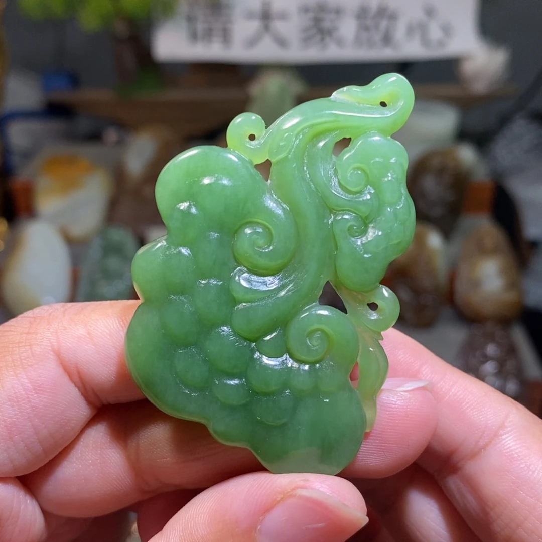 颈饰未镶嵌和田玉（碧玉）如意锁