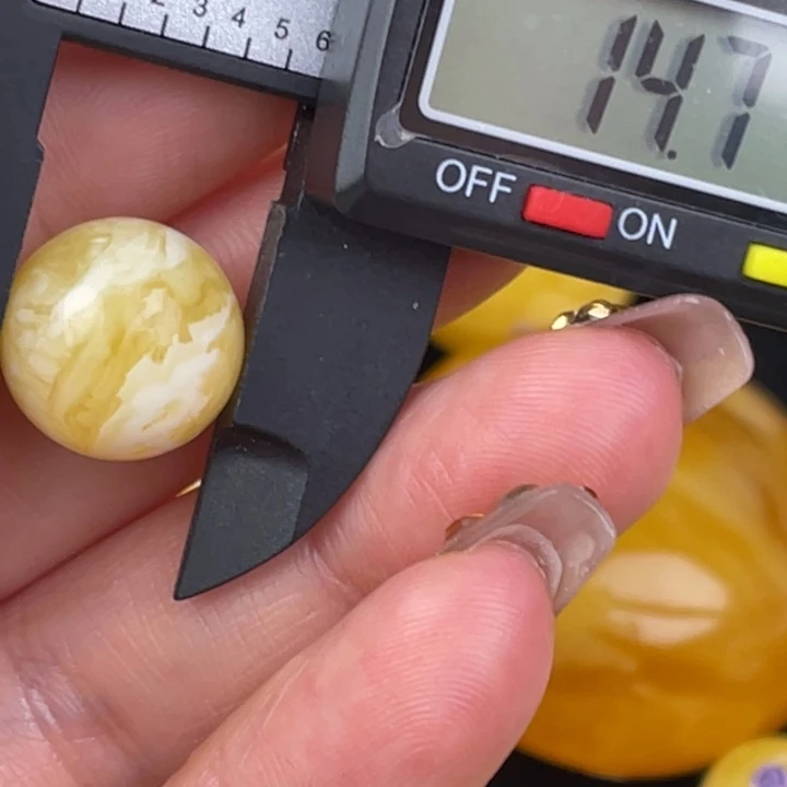 琥珀未镶嵌裸石微瑕957