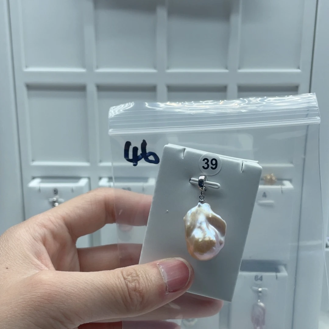 淡水珍珠合金颈饰