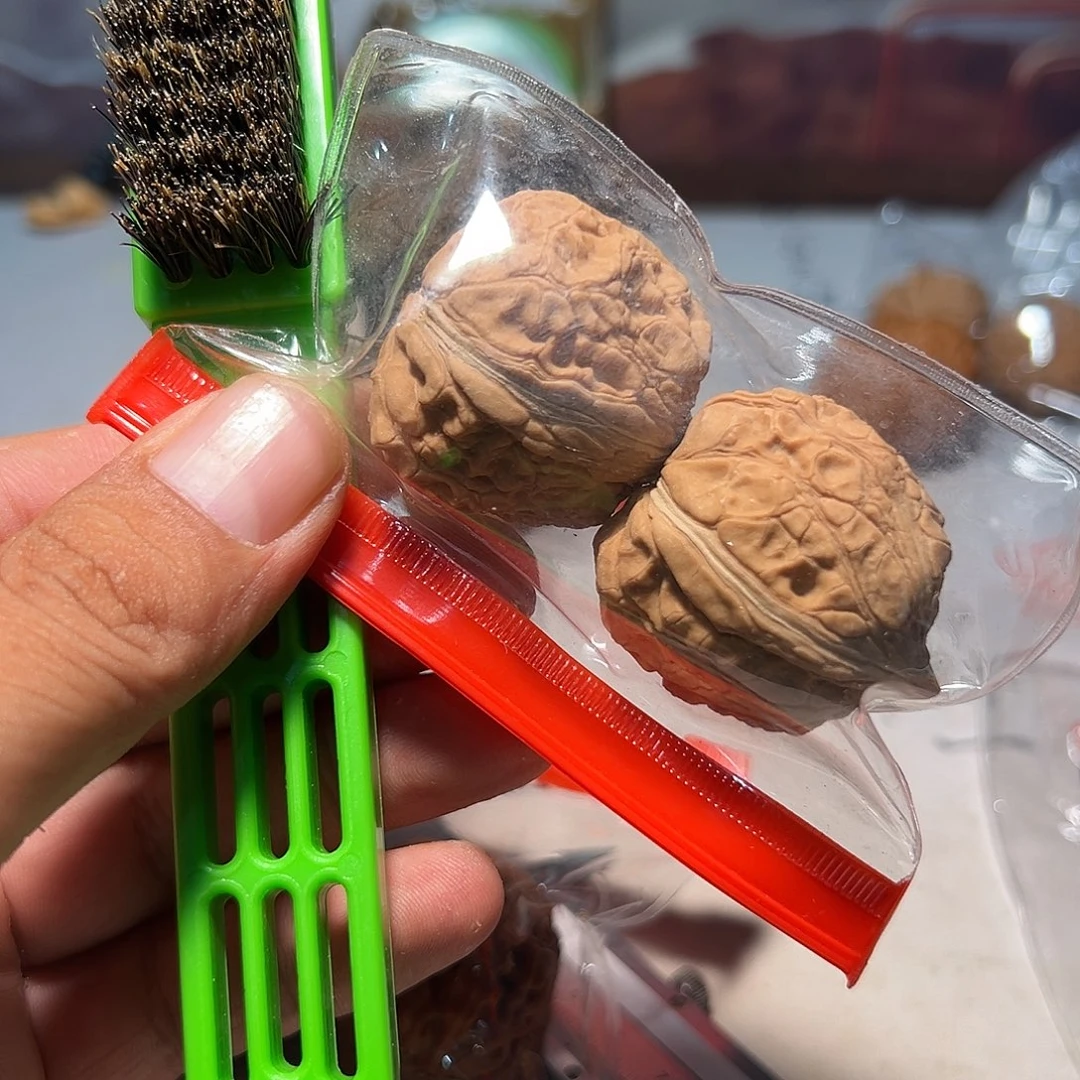 不***李文玩核桃，白色46号