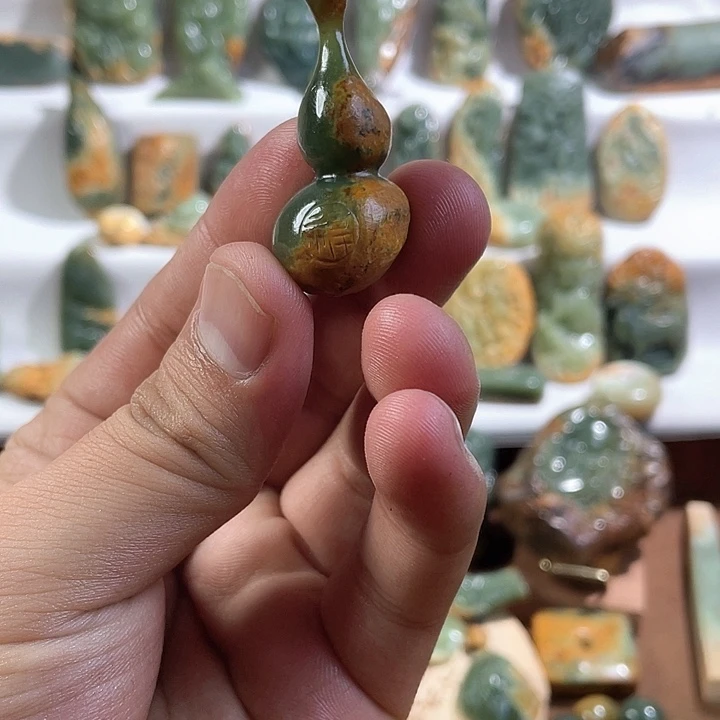 歪***说岫岩河磨玉（透闪石质玉）未镶嵌颈饰