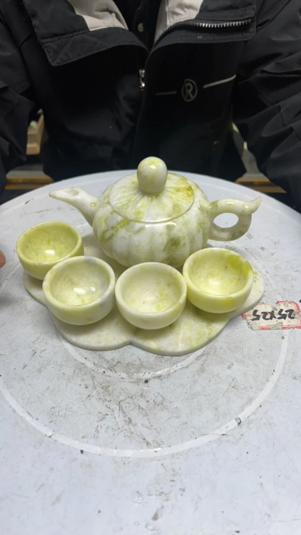 材质玉摆手工雕刻