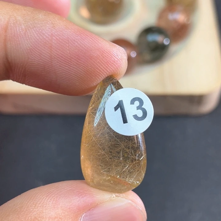 未镶嵌颈饰水晶林*木