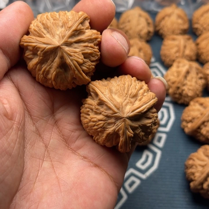 文玩核桃吊坠庚*三棱