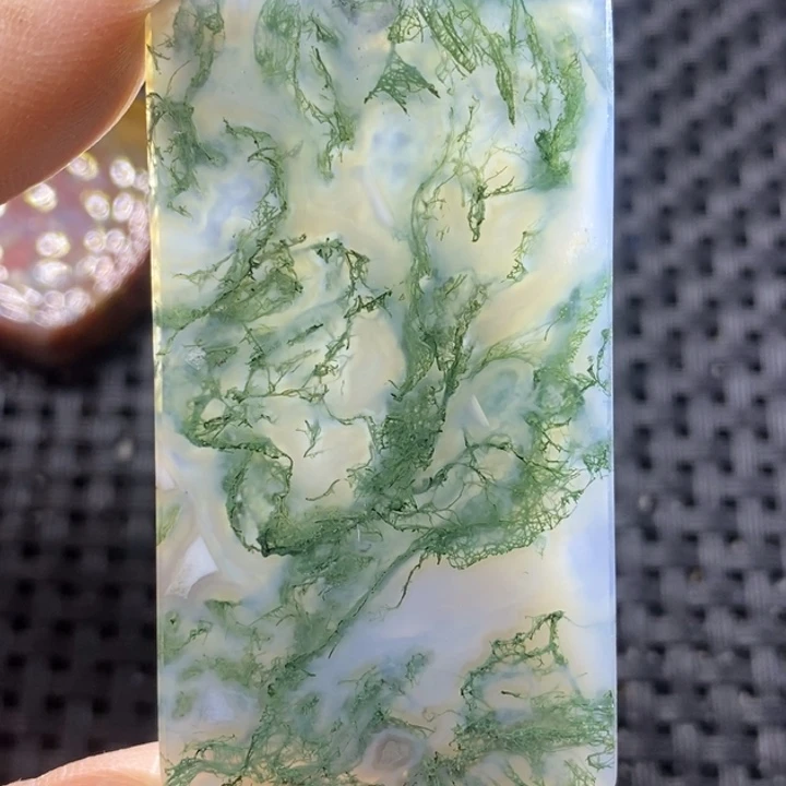 未镶嵌颈饰玛瑙/玉髓与**舞