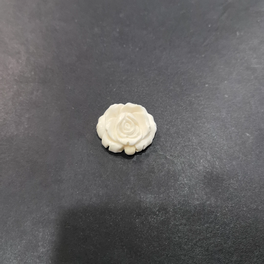 猛犸约5.7克雕刻件ZL4407
