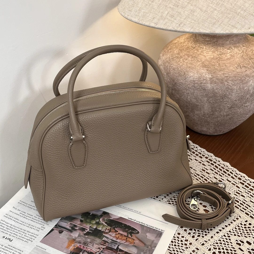 陈三北AY【遮肉保龄球】牛皮-高级感斜挎百搭女包