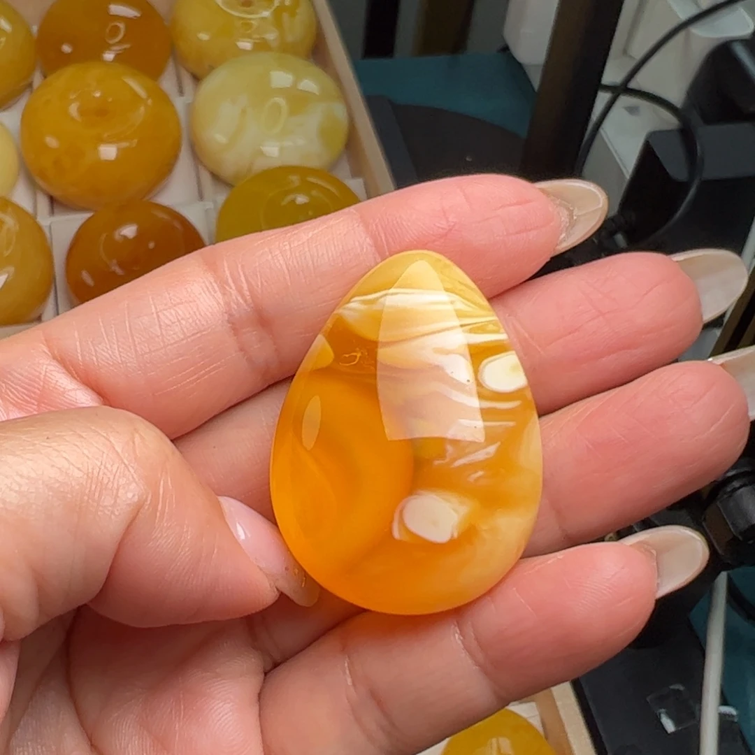 蜜蜡未镶嵌吊坠(不含链)无烤色无优化无补胶无煮蜜无覆膜无辐照