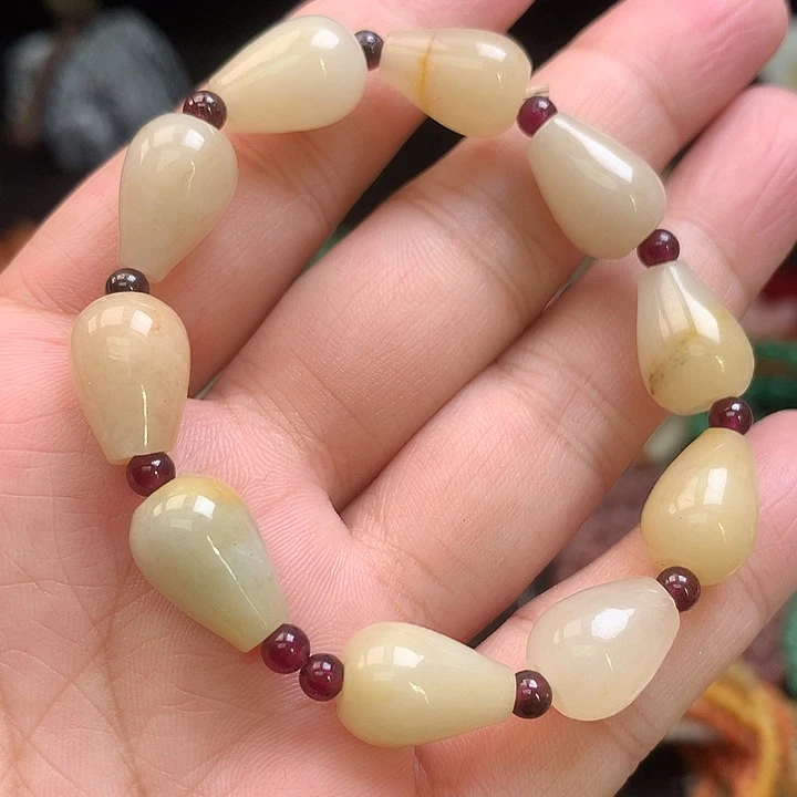 石英质玉未镶嵌颈饰