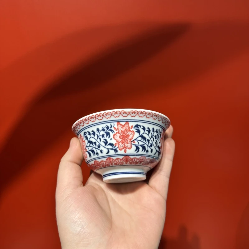 缠枝莲釉里红压手杯a113