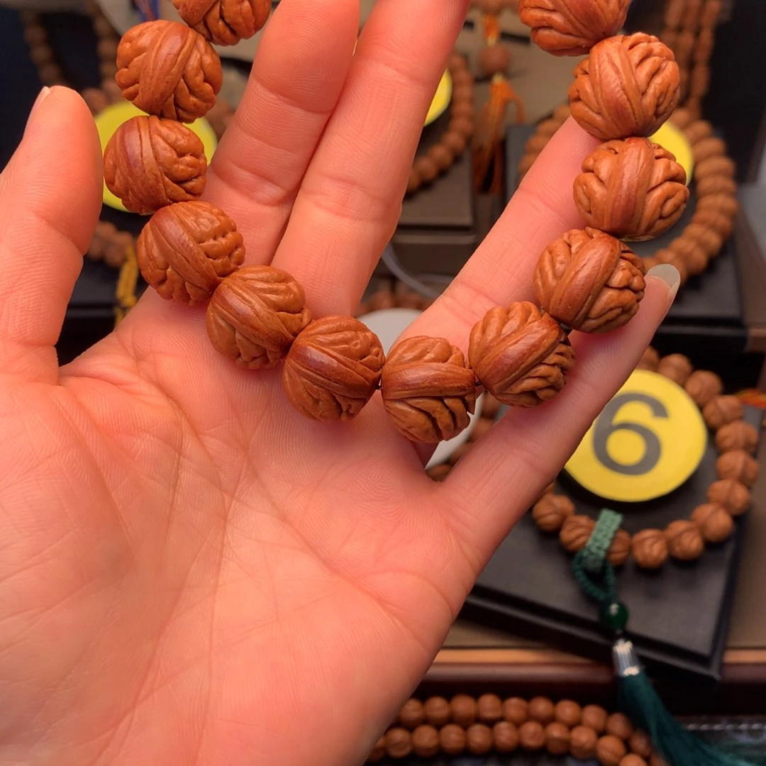 桃核手串小****?豹子头手串18