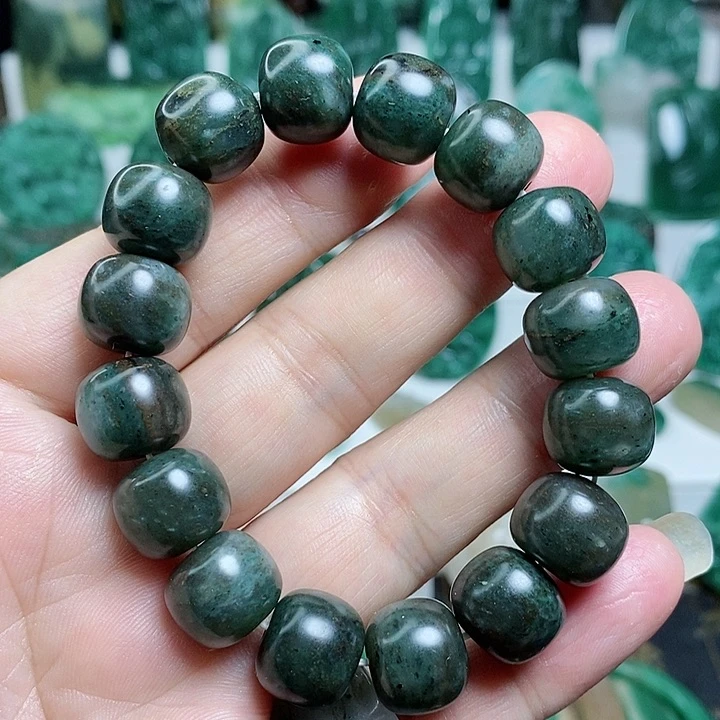 未镶嵌独山玉颈饰