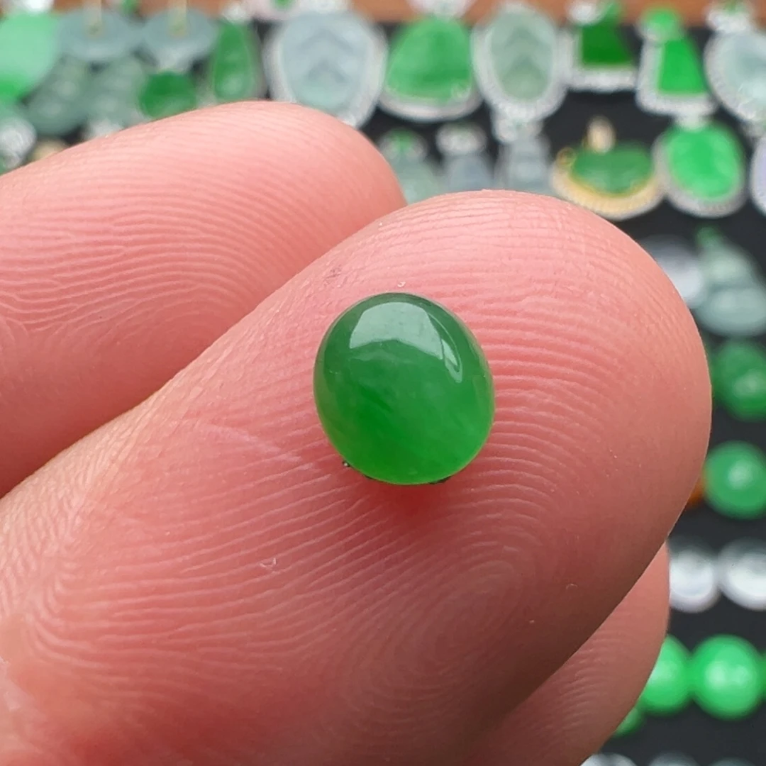 翡翠颈饰未镶嵌蛋面5.8