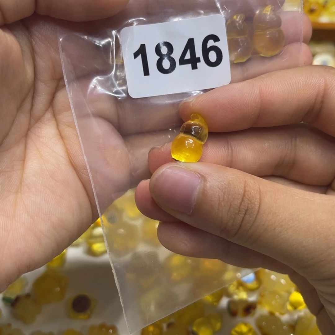 未镶嵌琥珀珠宝奇石海