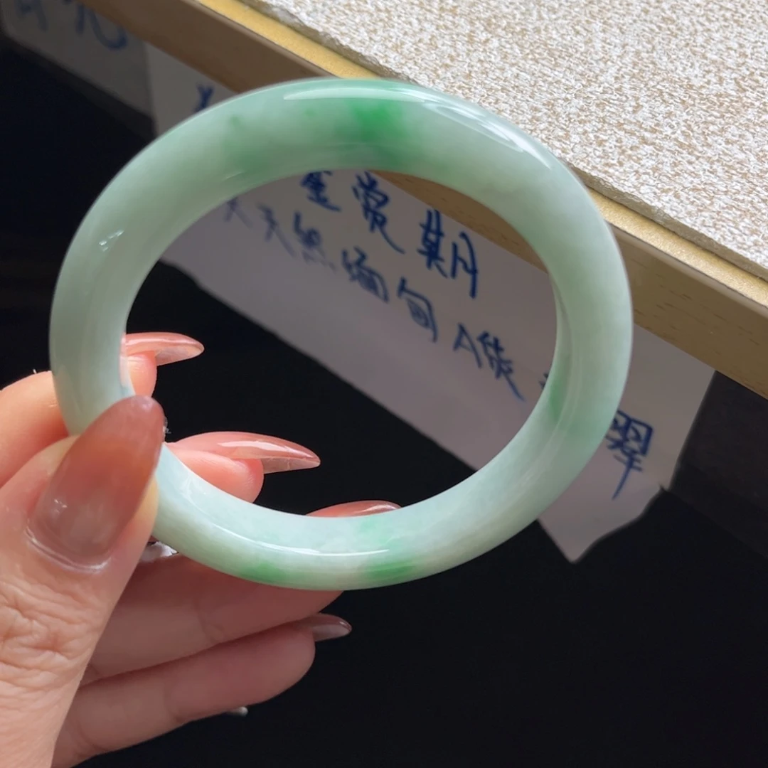 翡翠未镶嵌手镯手镯