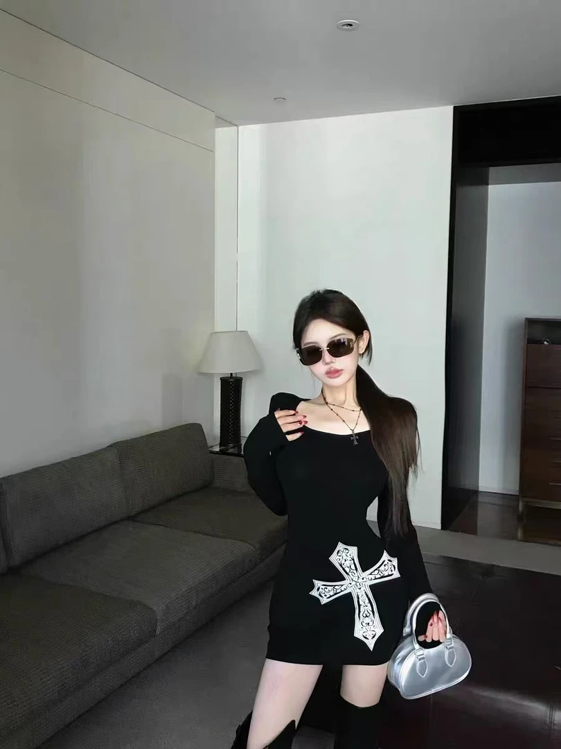 十字架印花长袖T恤连衣裙女修身打底短裙设计感辣妹包臀裙子