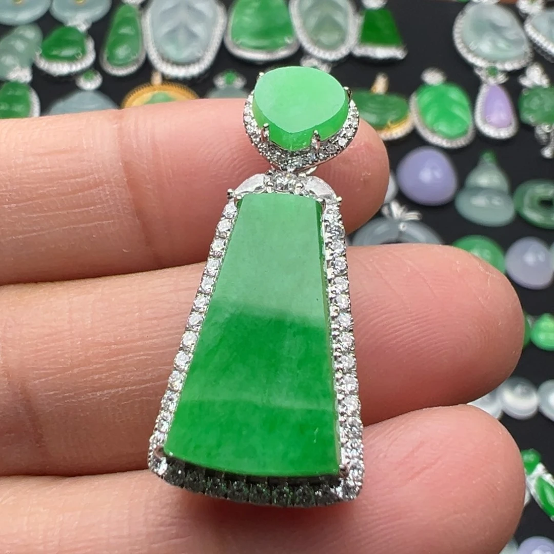 翡翠颈饰18K金镶嵌牌32