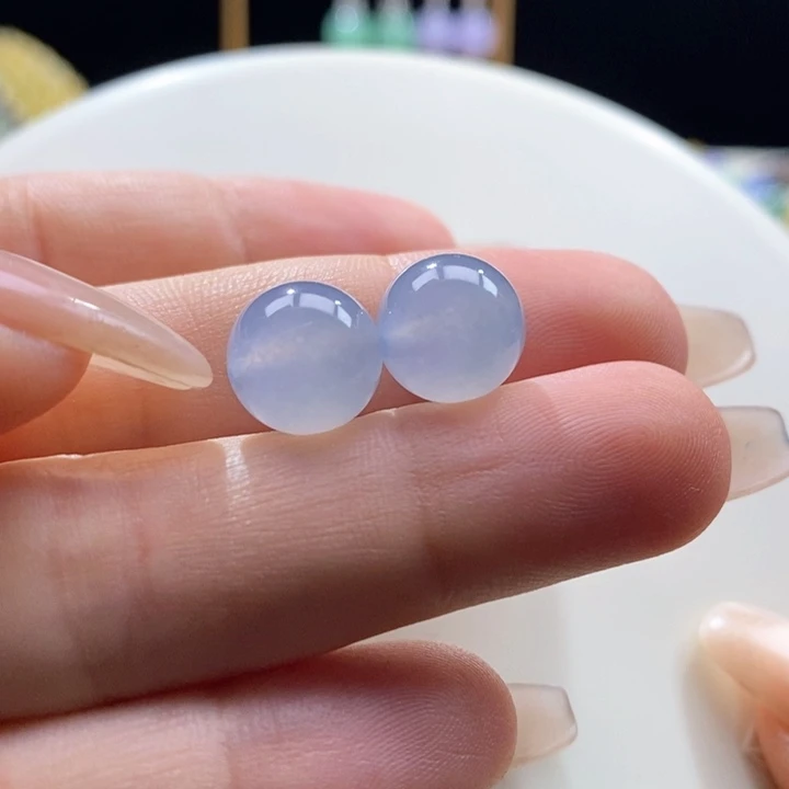 翡翠未镶嵌颈饰翡翠冰蓝紫圆珠随机发一件