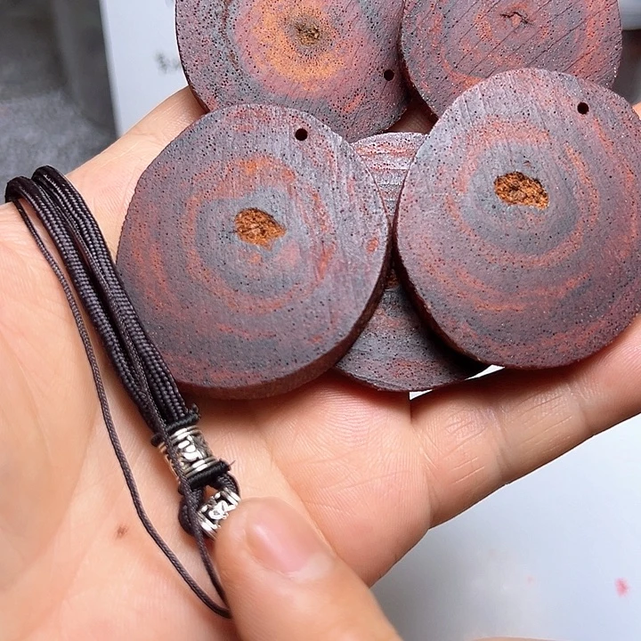 藤类降真香随形5.0左右红油虫漏黄金甲发其一j81