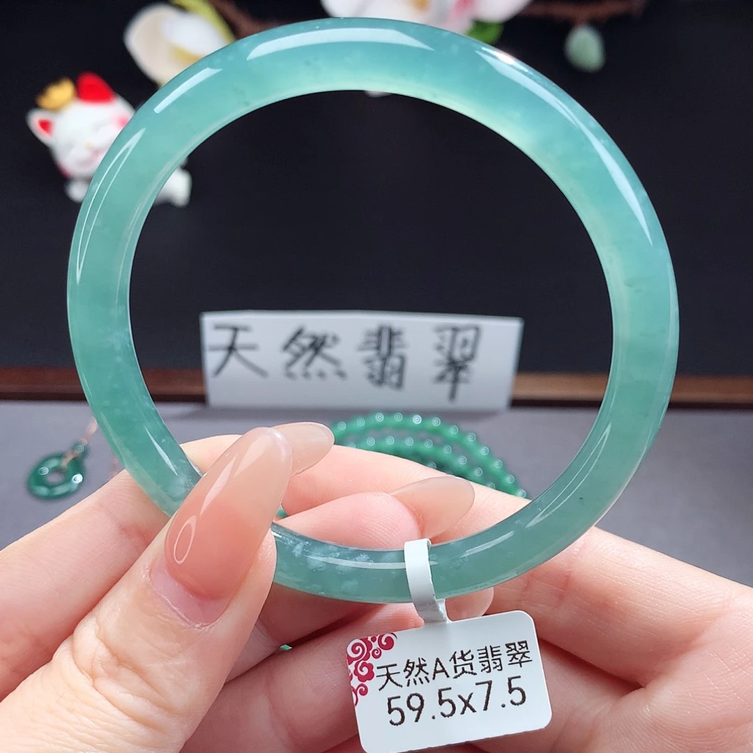 翡翠手镯（圆镯）未镶嵌