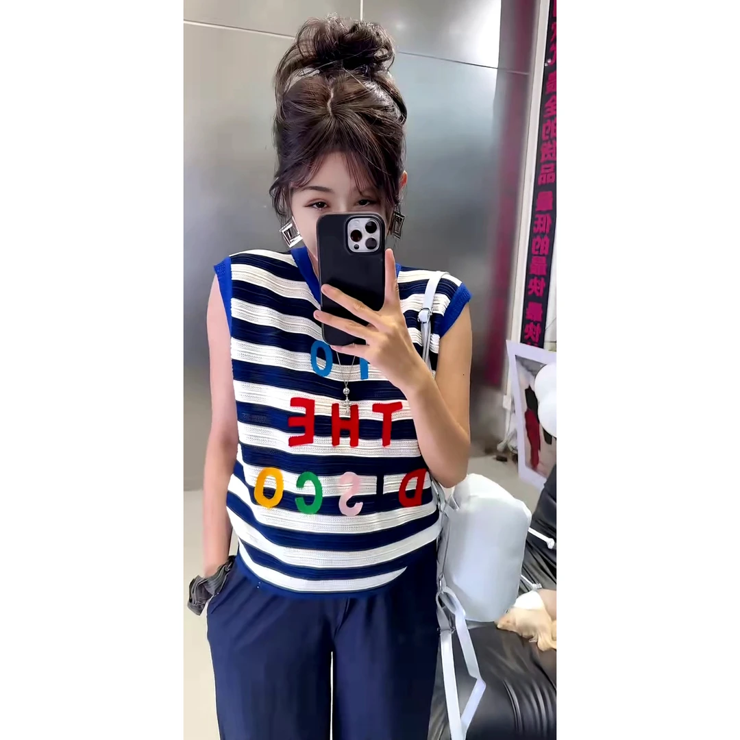 韩版休闲显瘦百搭彩虹字母撞色条纹针织背心