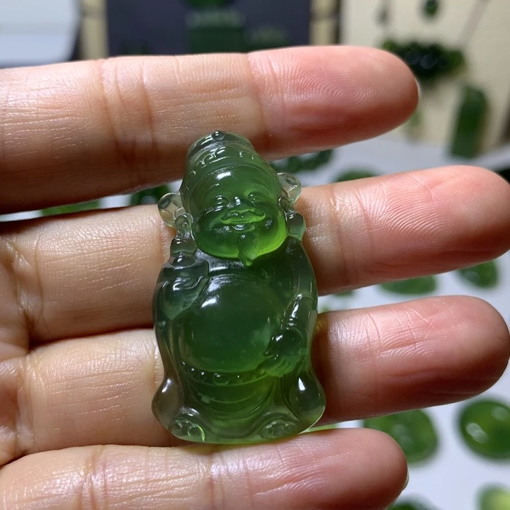 岫玉未镶嵌颈饰吊坠