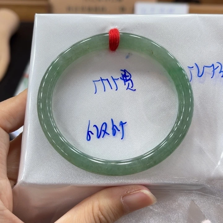 未镶嵌手镯翡翠翡翠