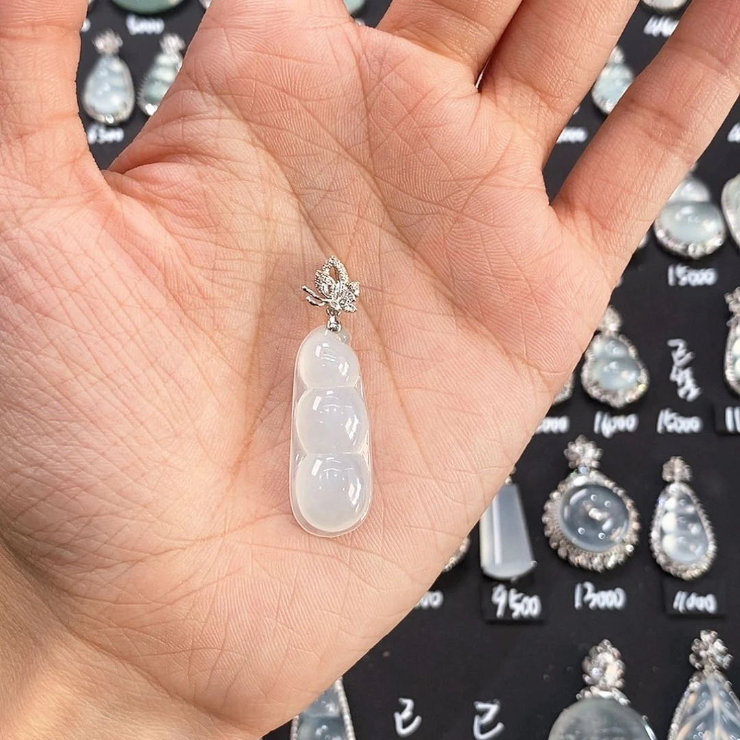 颈饰18K金镶嵌翡翠天然缅甸A货翡翠福豆