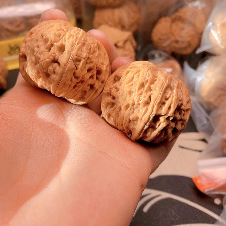 文玩核桃吊坠磨盘狮子