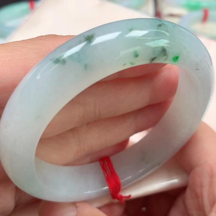 翡翠手镯未镶嵌高冰小碎花18