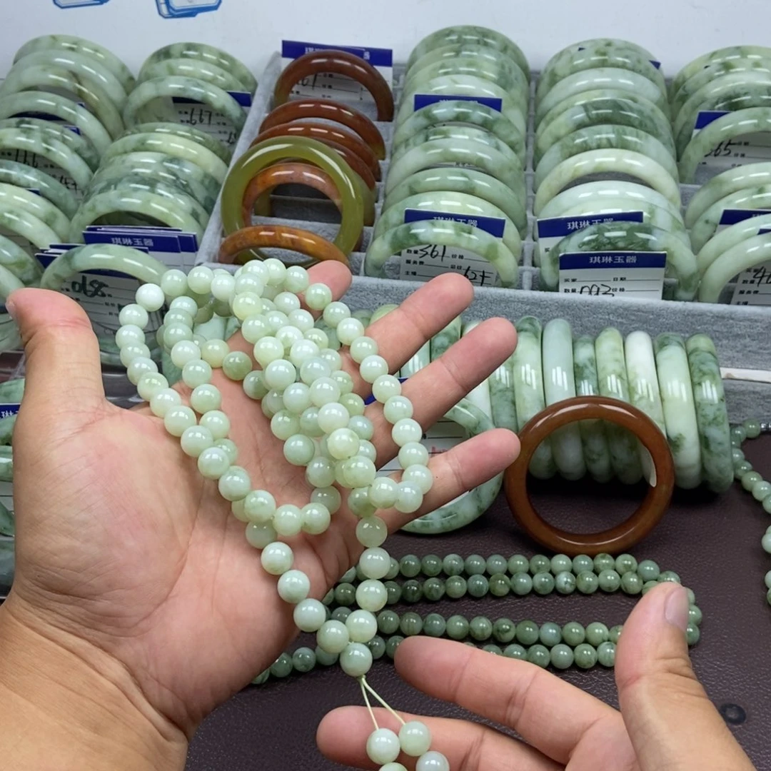 大***乔未镶嵌蛇纹石玉手链