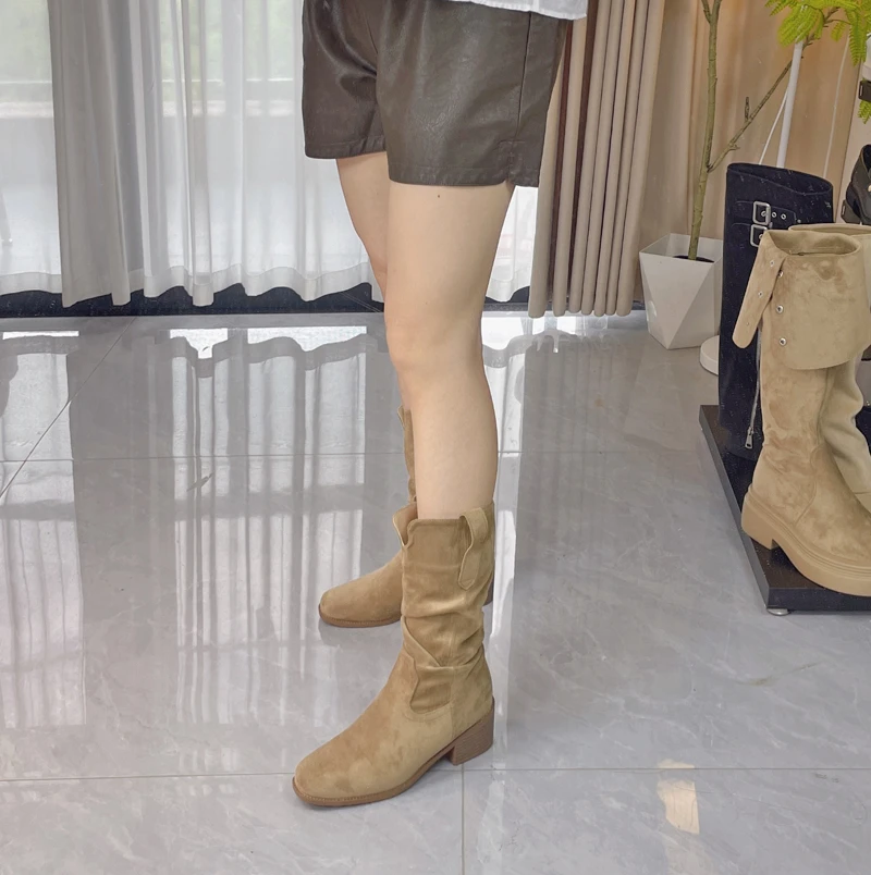 大码中筒靴41到43码美拉德靴子女新款废土风中筒靴褶皱堆堆靴胖mm