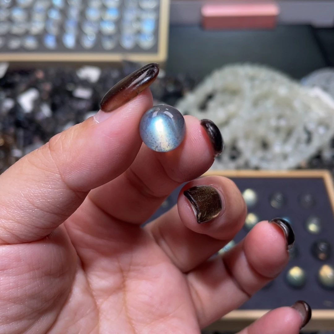 拉长石裸石未镶嵌偏**钠灰月光单珠直径10.7mm