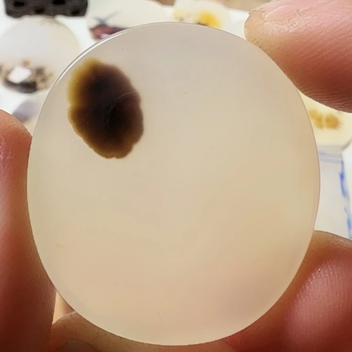 玛瑙/玉髓未镶嵌珠宝半成品