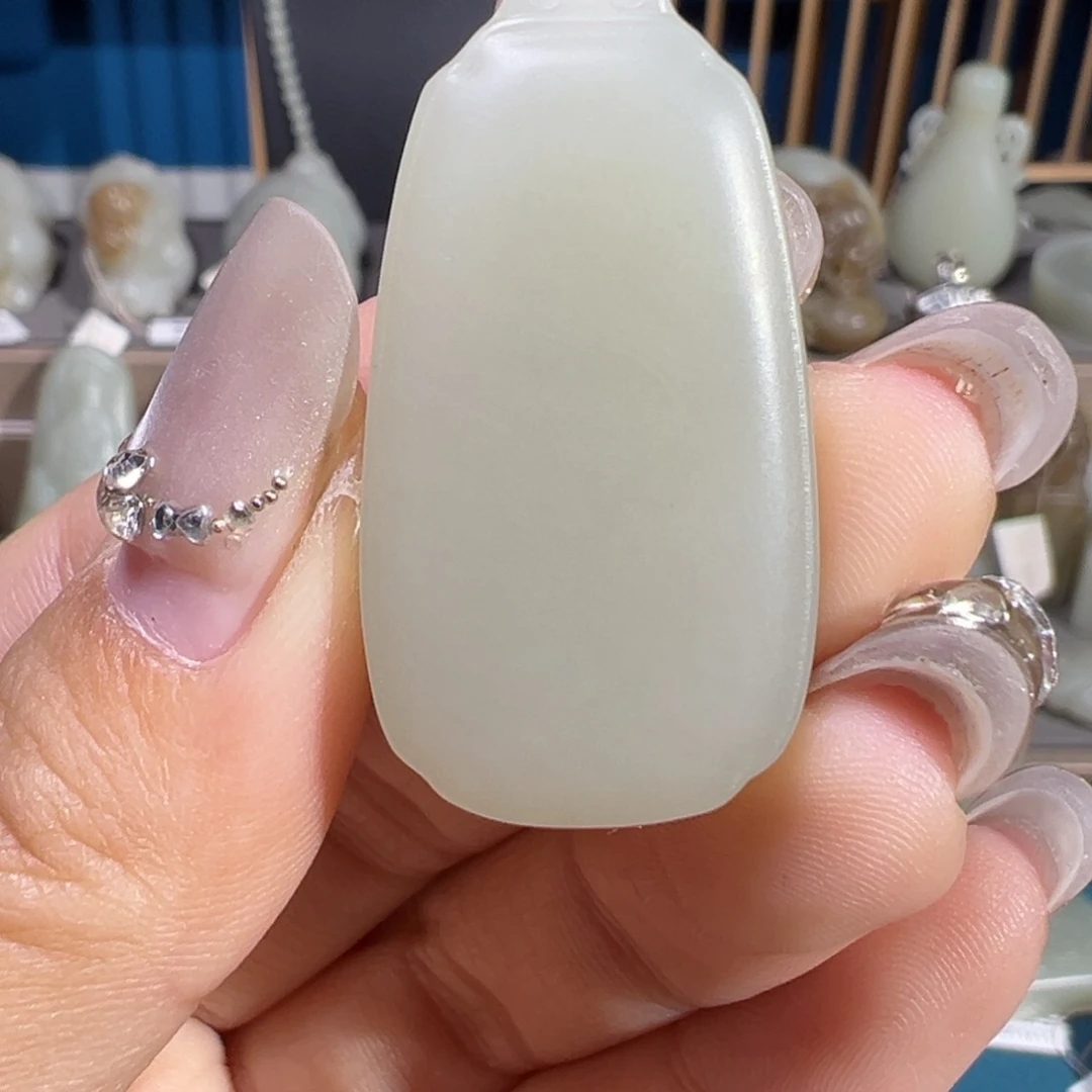 和田玉（糖玉）未镶嵌颈饰