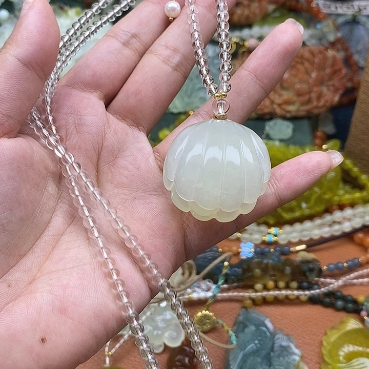 未镶嵌蛇纹石玉颈饰