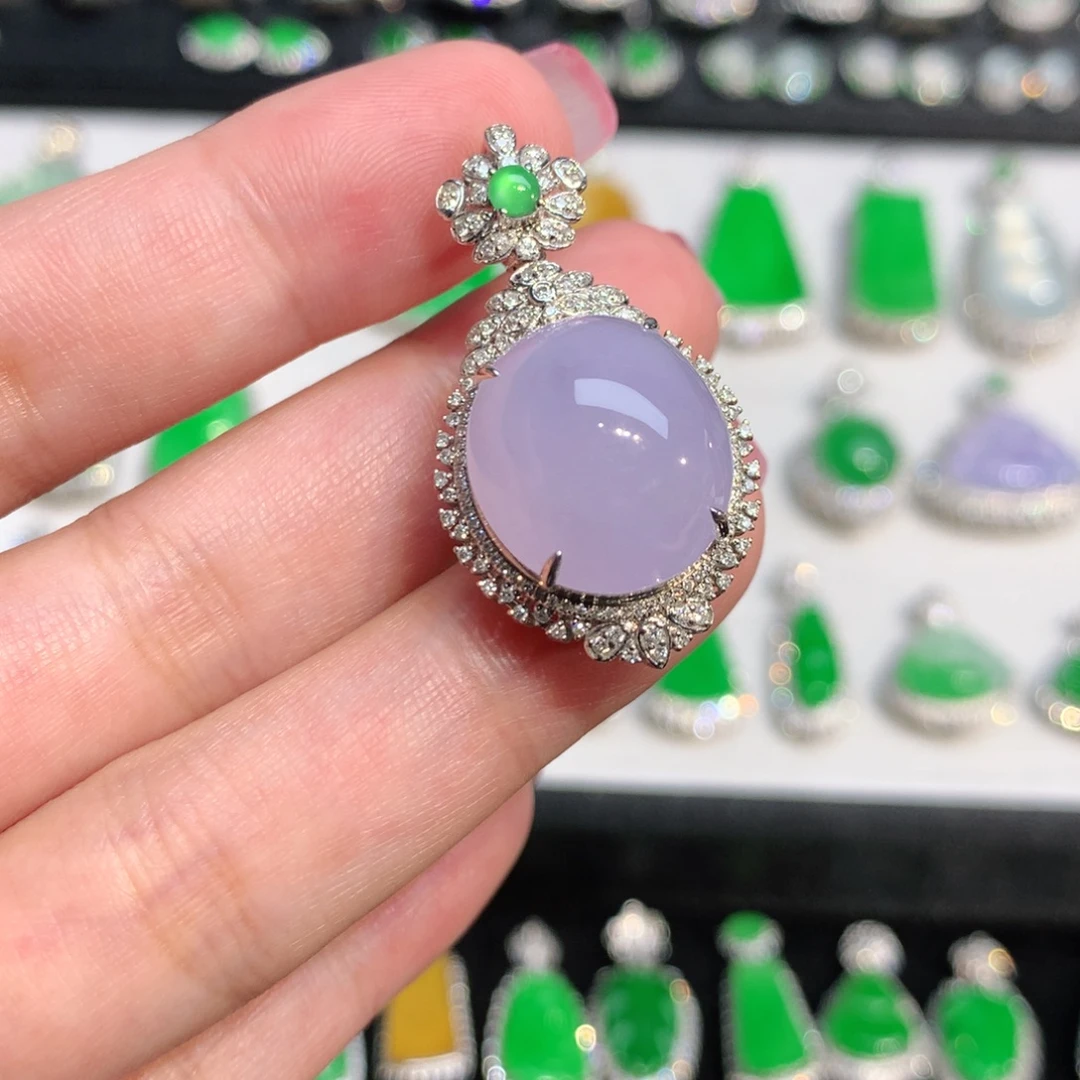 翡翠18K金镶嵌颈饰