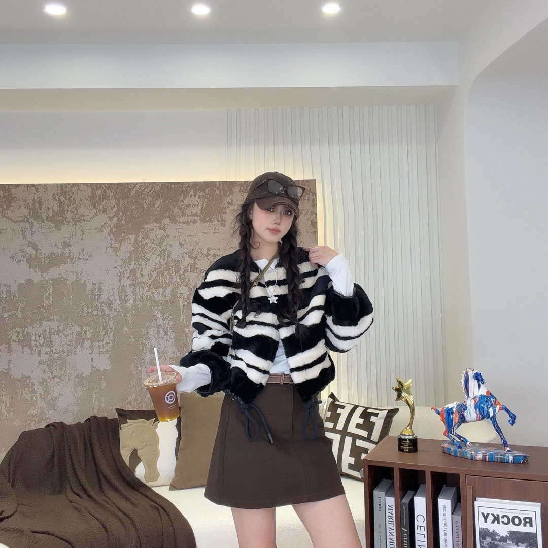 【晴晴推荐】XIASIQING｜25FW 2573 新款时尚休闲皮毛一体外套