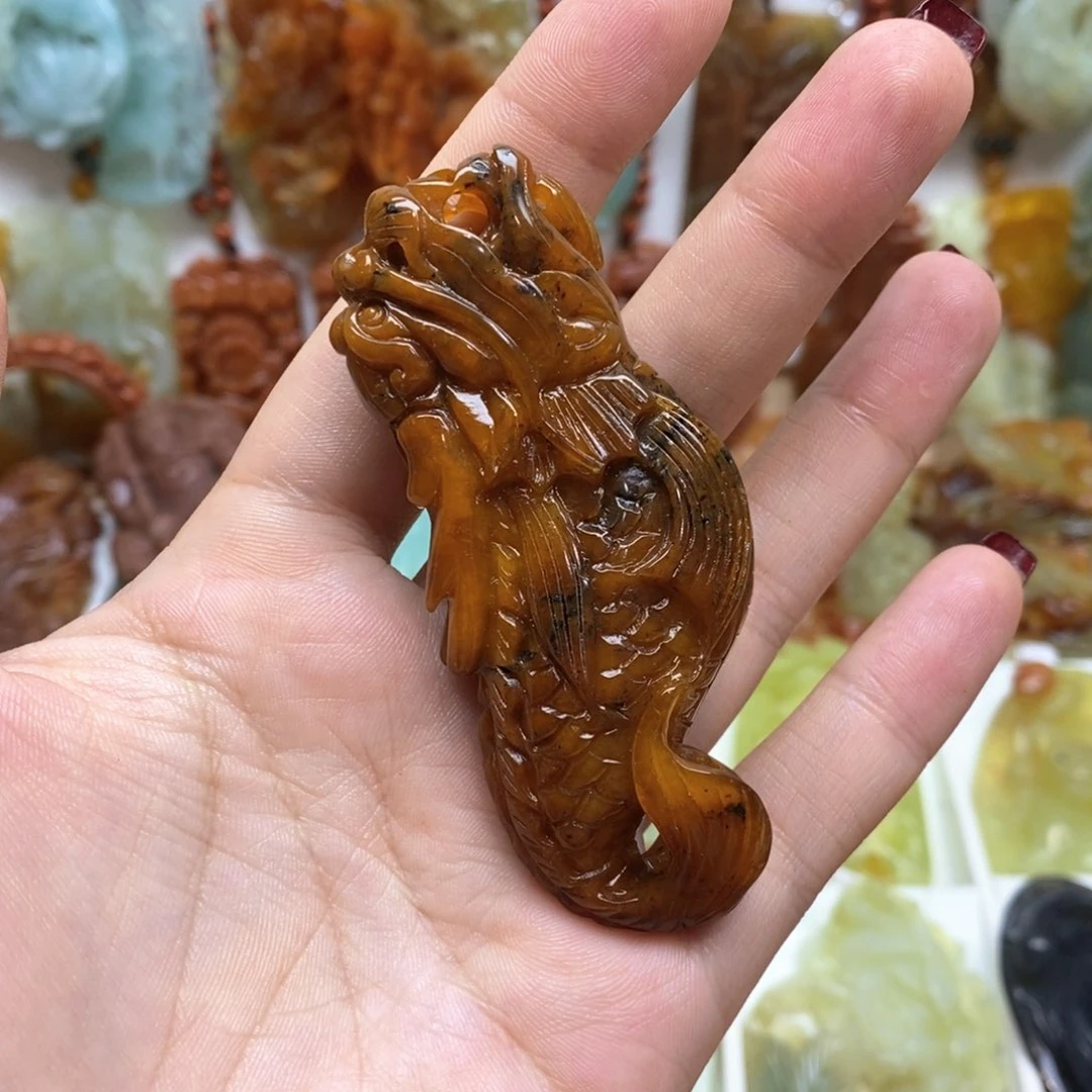蛇纹石玉颈饰未镶嵌