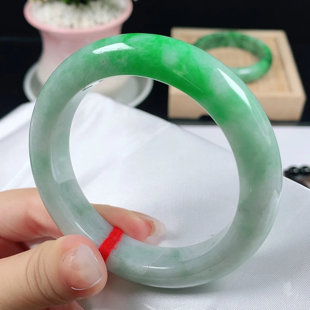 翡翠未镶嵌手镯635