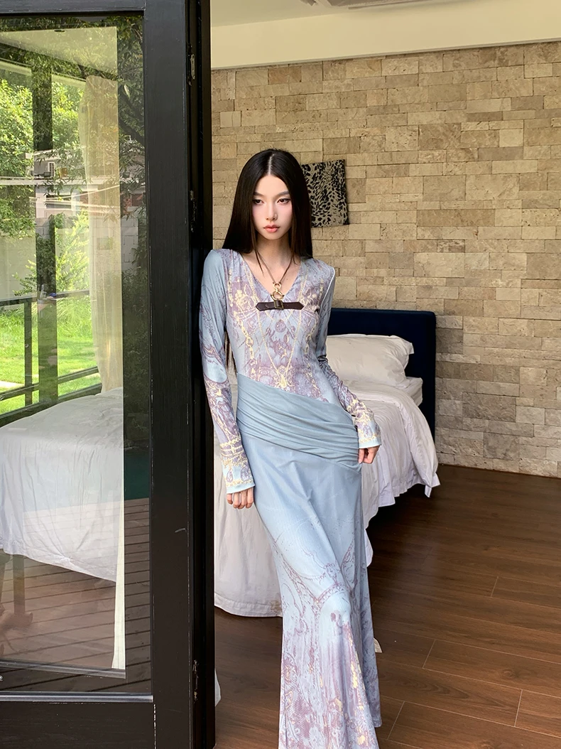 氛围感V领高弹修身拼接印花长袖鱼尾连身裙子巨好看的掐腰连衣裙