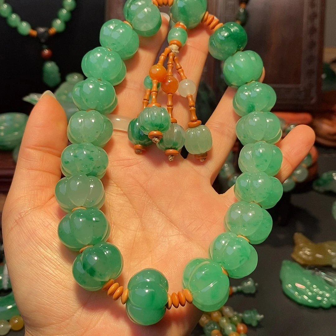 风***娃石英质玉（非洲翠）未镶嵌串