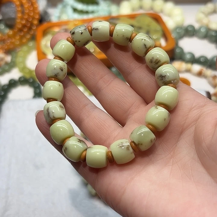 沙***家蛇纹石玉未镶嵌手串
