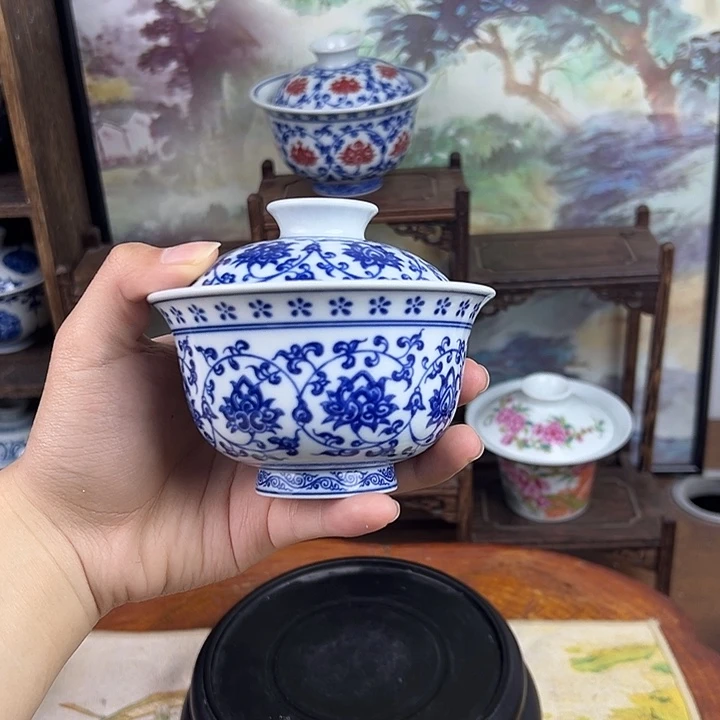 杯子青花缠枝莲盖碗