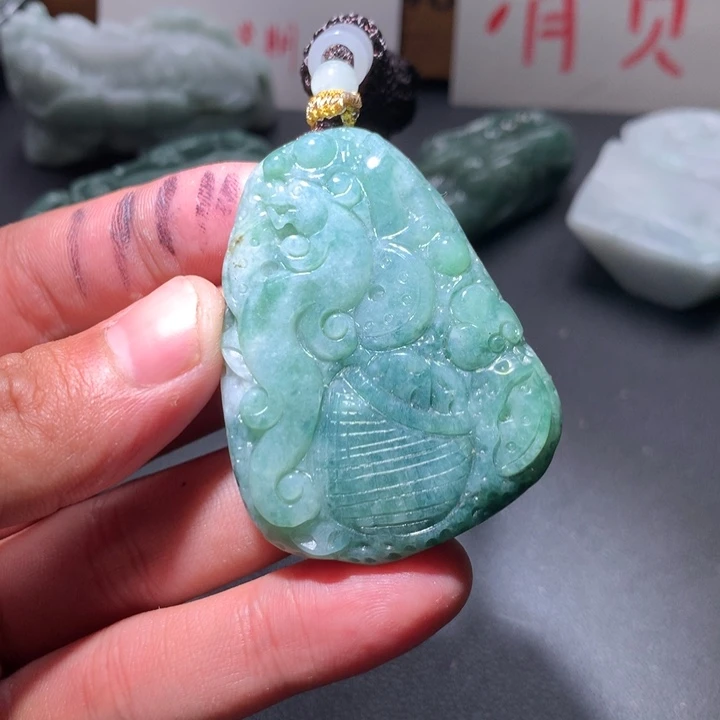 翡翠未镶嵌颈饰保真天然a货翡翠