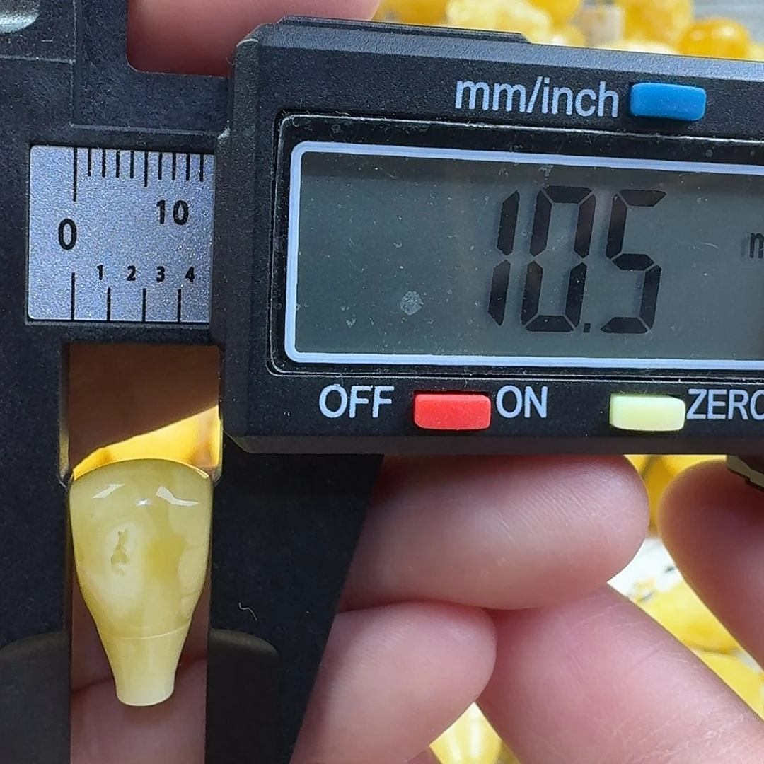 蜜蜡未镶嵌裸石17