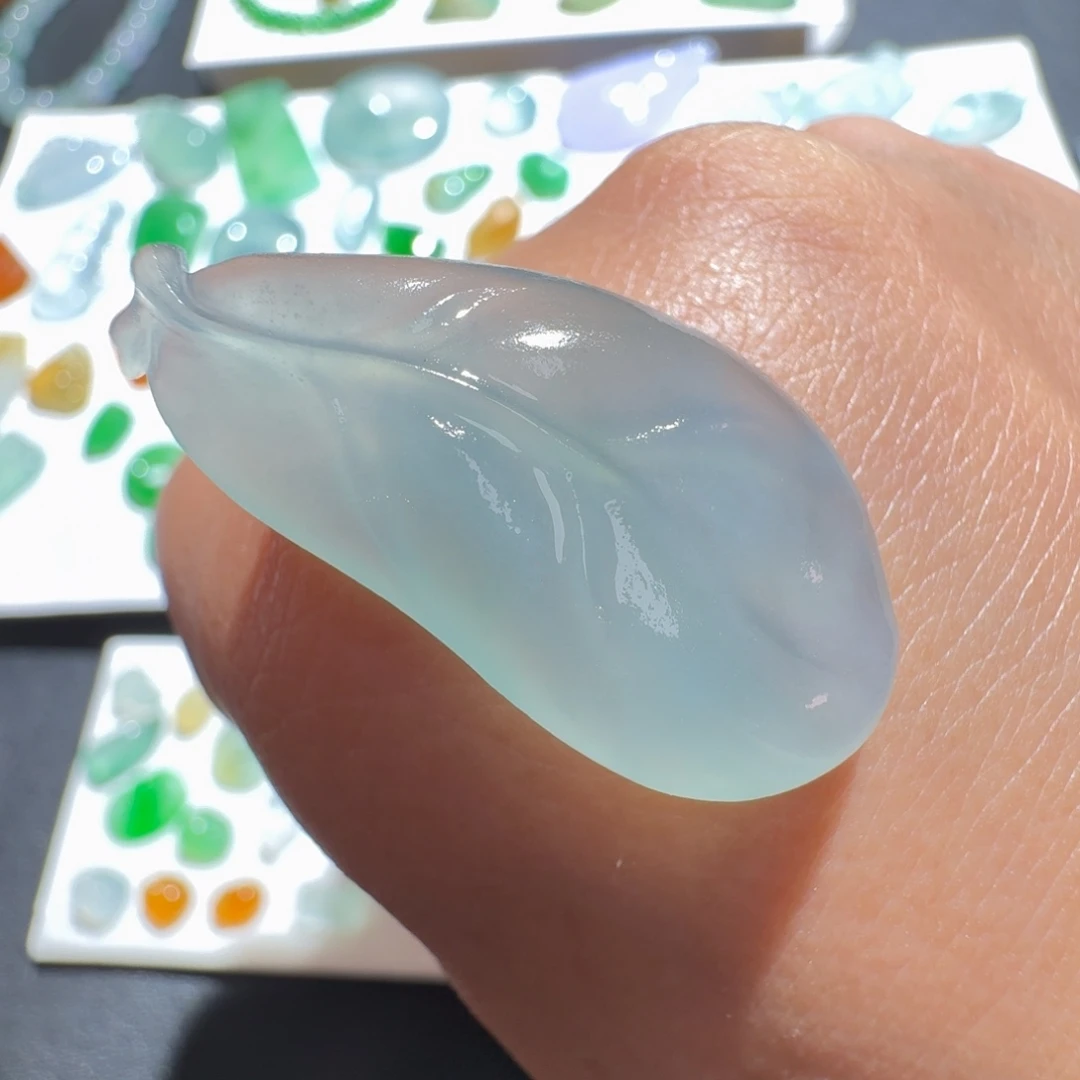 定制翡翠未镶嵌冰种蓝树叶