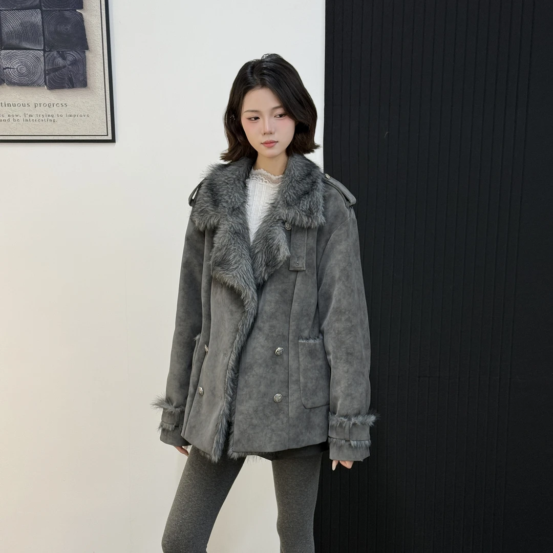 2025《冬雾济州》大翻领加绒外套INS风女冬季时尚原创设计